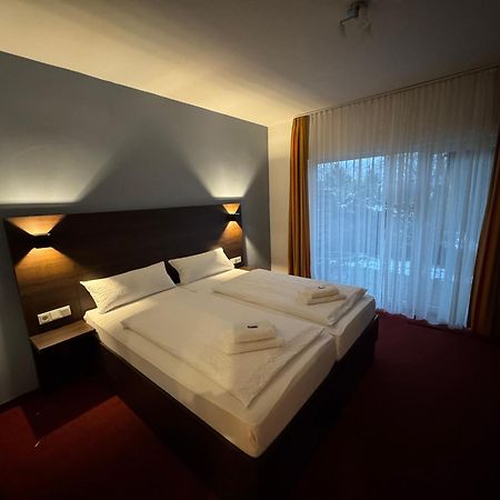 וילינגן Altes Doktorhaus - Hotel Garni מראה חיצוני תמונה