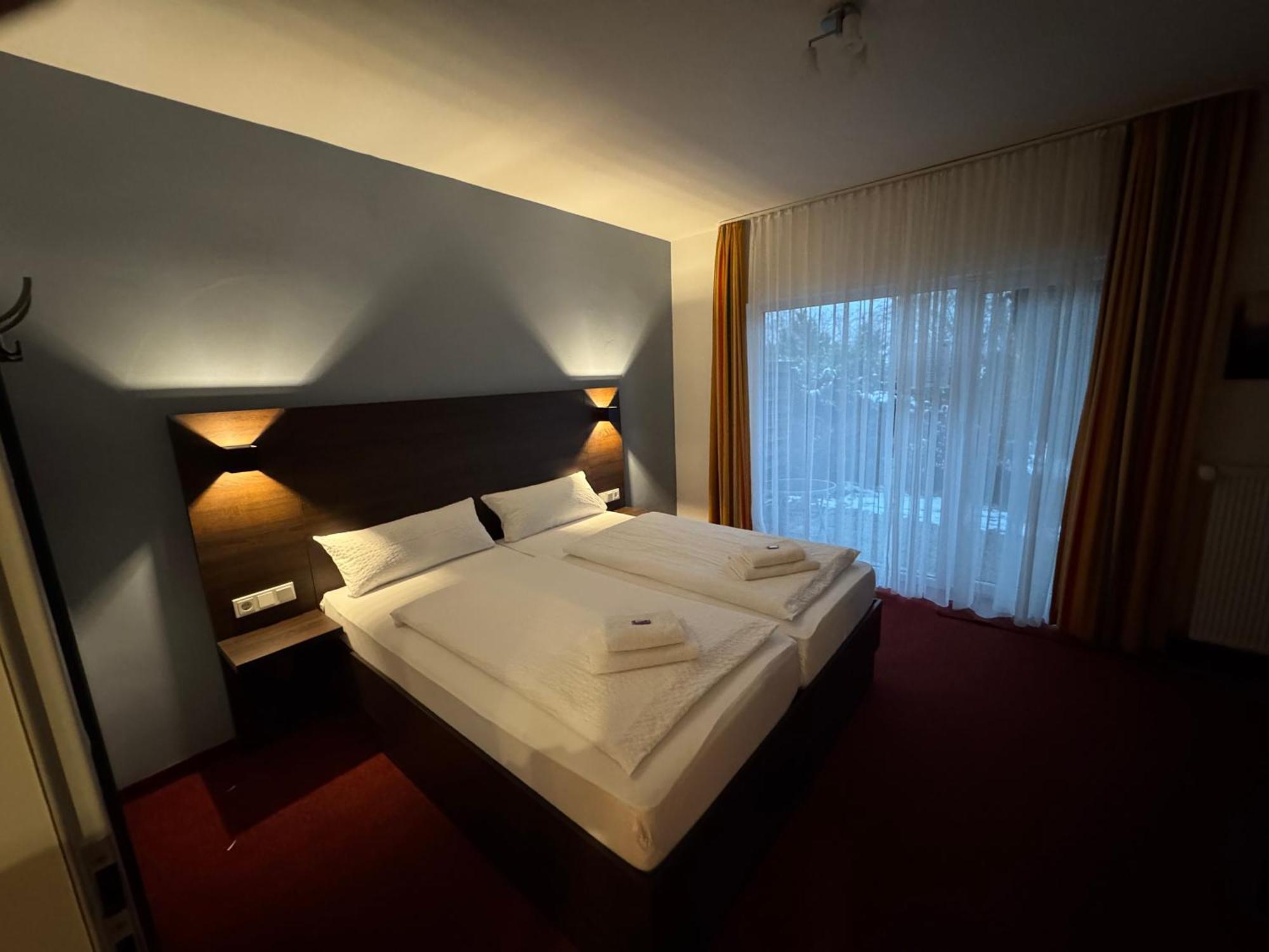 וילינגן Altes Doktorhaus - Hotel Garni מראה חיצוני תמונה