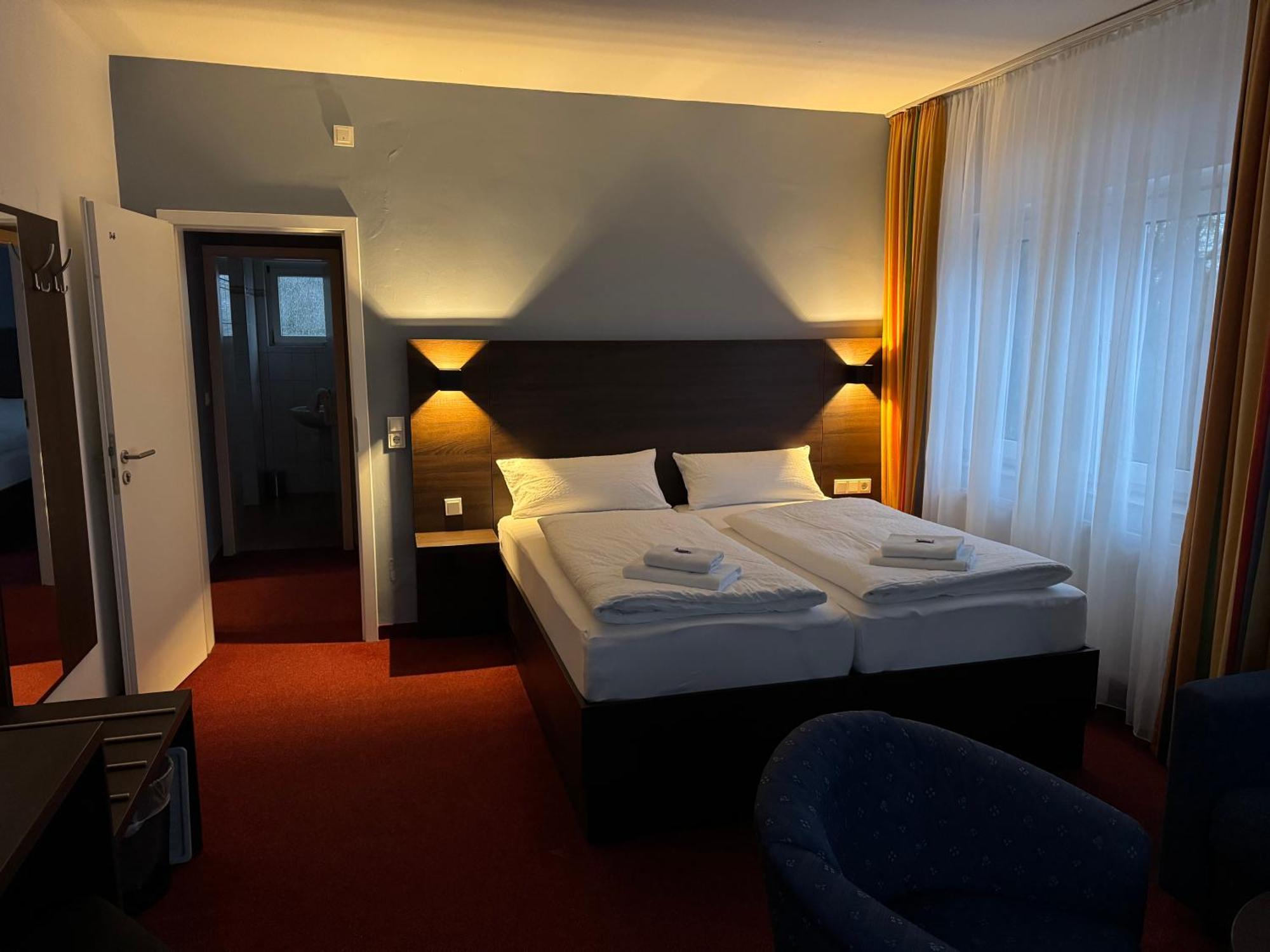 וילינגן Altes Doktorhaus - Hotel Garni מראה חיצוני תמונה